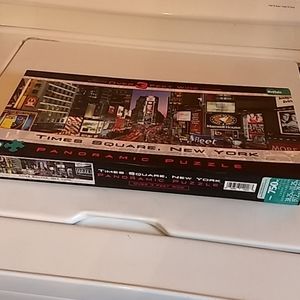 750 piece panoramic Times Square NY jigsaw puzzle